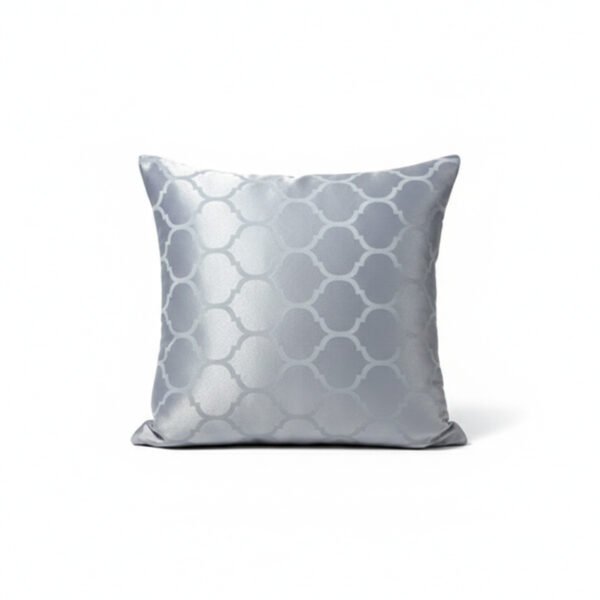 Almofada Decorativa Cinza Acetinada com Padrão Geométrico Elegante
